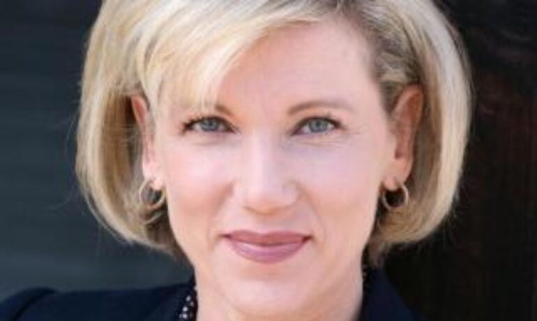 Amanda T. Rundle