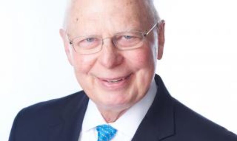 Robert R Weed