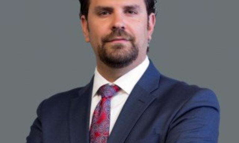 Robert J Boszko