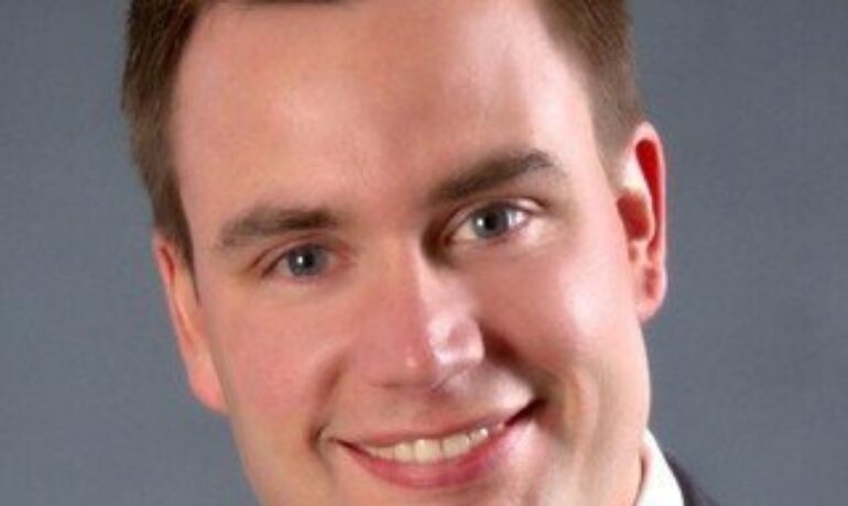 Zachary D Jackson
