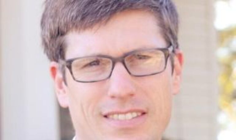 Christopher R Warthen