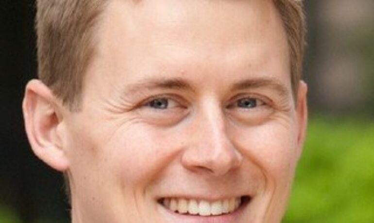 Eric W Robinson