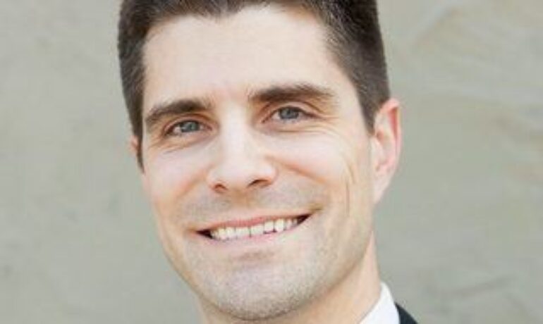 Robert D Brown