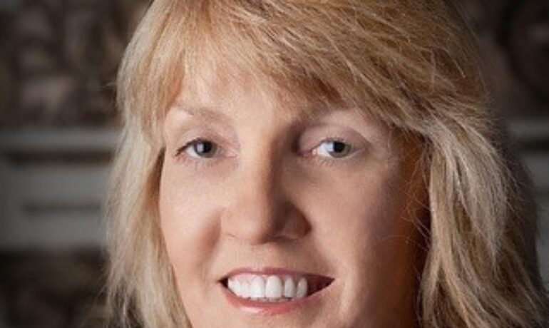 Debbie L Smith