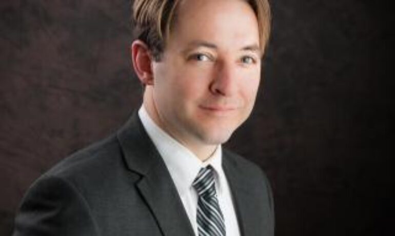 Matthew R Braucher