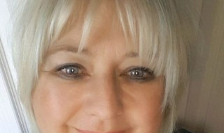 Robin L Schmid